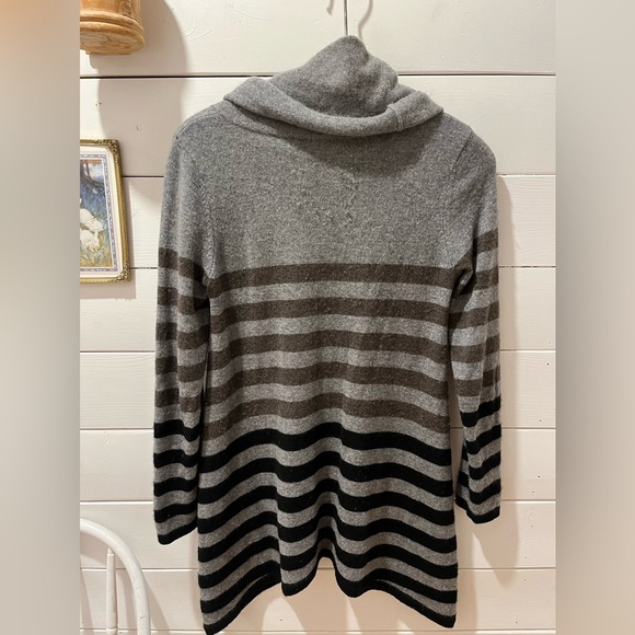 Saks Fifth Avenue 100% Cashmere Striped Cowlneck Tunic Sweater size M - Picture 8 of 8